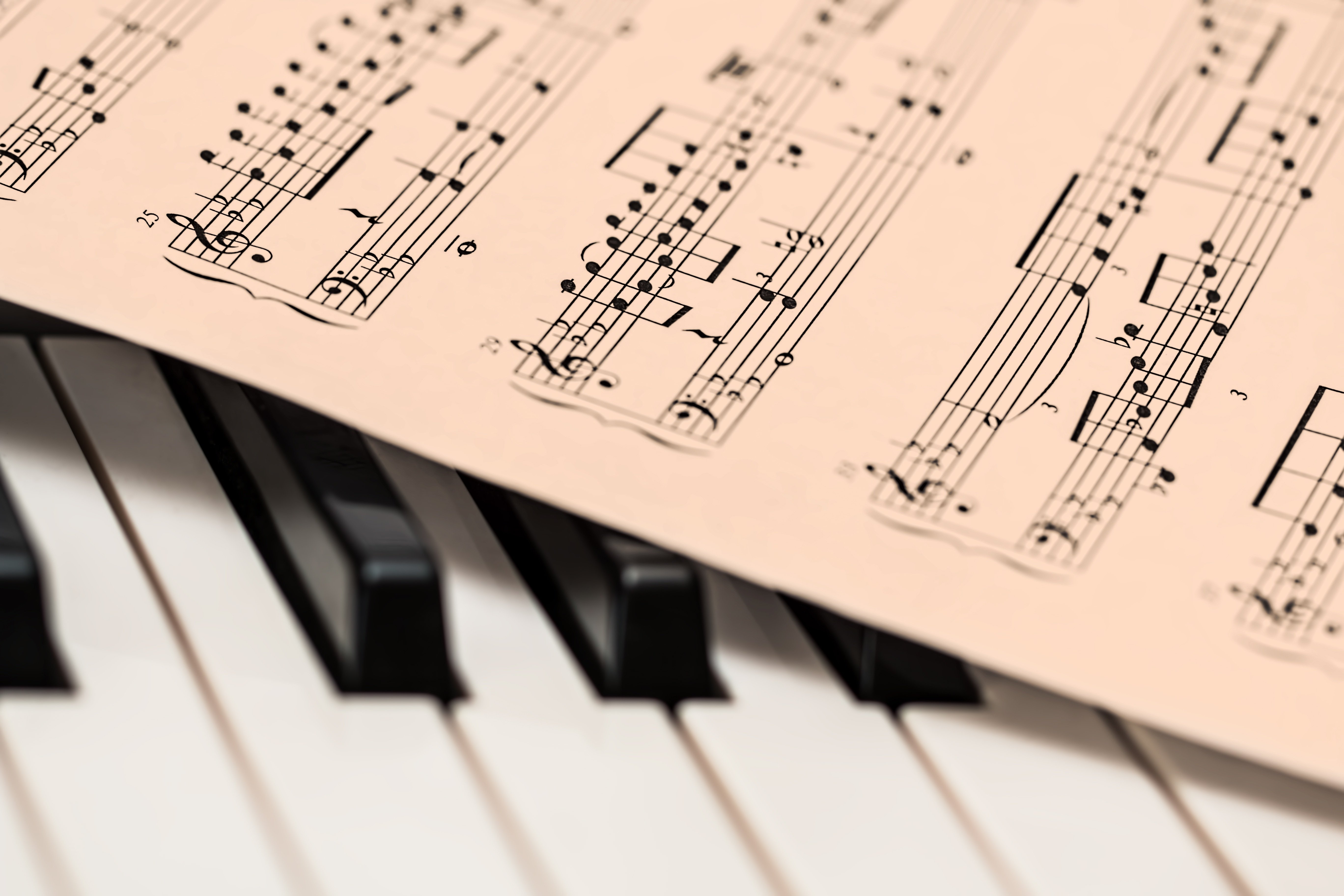 piano ja nuotit